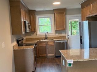1749 Memorial Dr, Clarksville, TN 37043