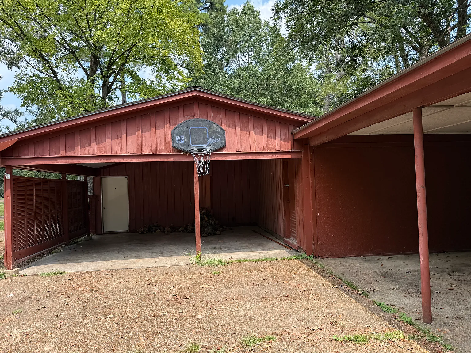 2 bed, 2052 sqft, $1,350 — Photo 1