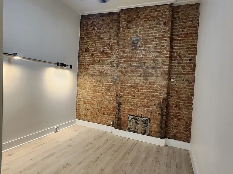 17 E Court St #43 — Photo 5