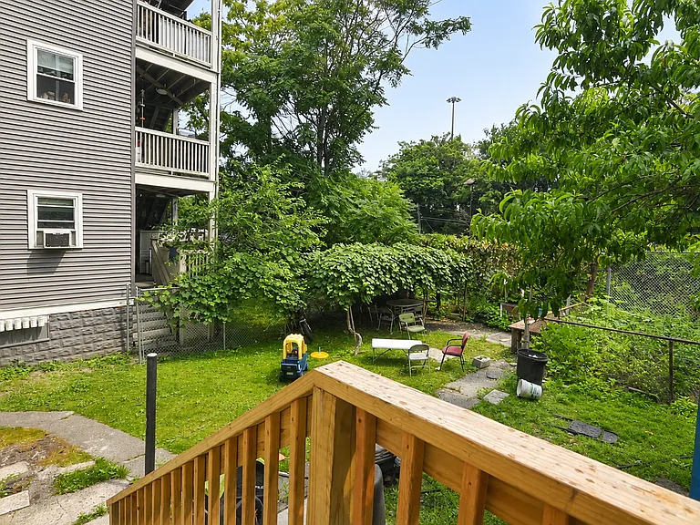 172 Hichborn St #1 — Photo 14