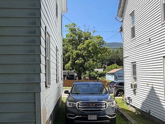 4th image of 31 Mill St #33