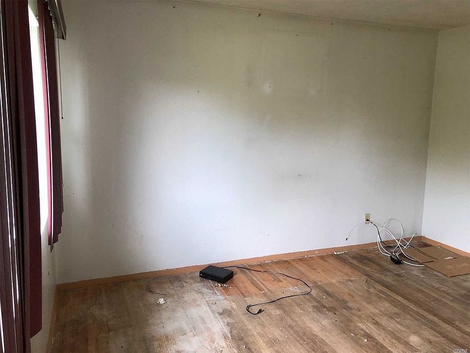 2nd image of 75 Ferris Ave