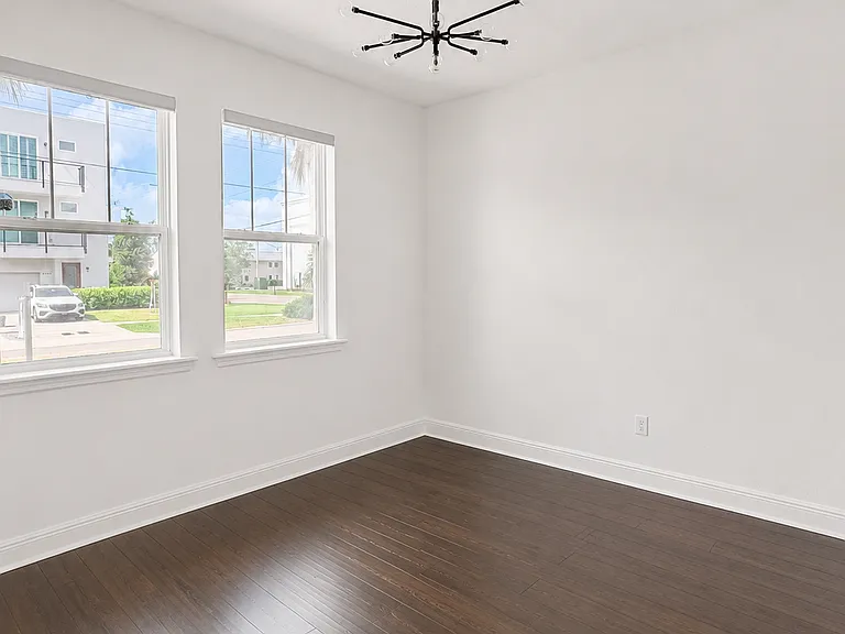 3229 W Horatio St — Photo 26