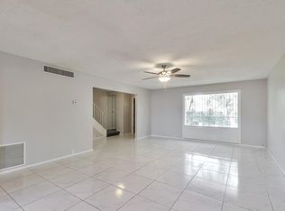 658 Tam O Shanter, Las Vegas, NV 89109
