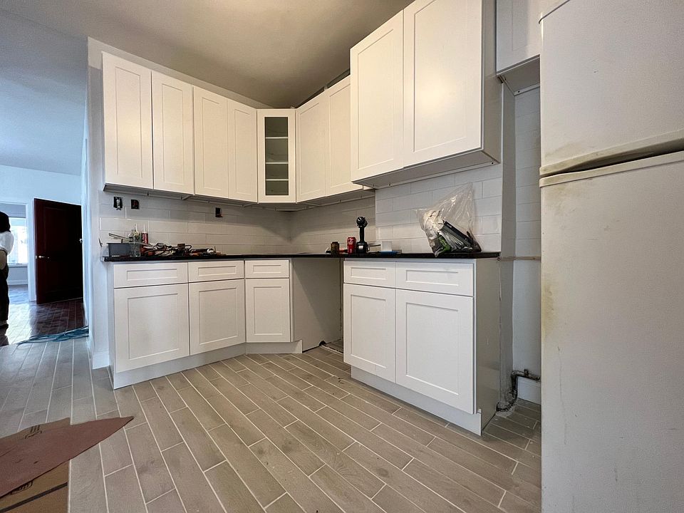 1st image of 1947 76th St #1
