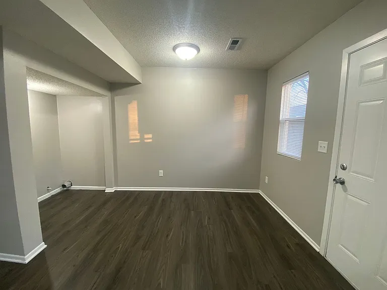 1549 E Pleasant View Dr — Photo 5