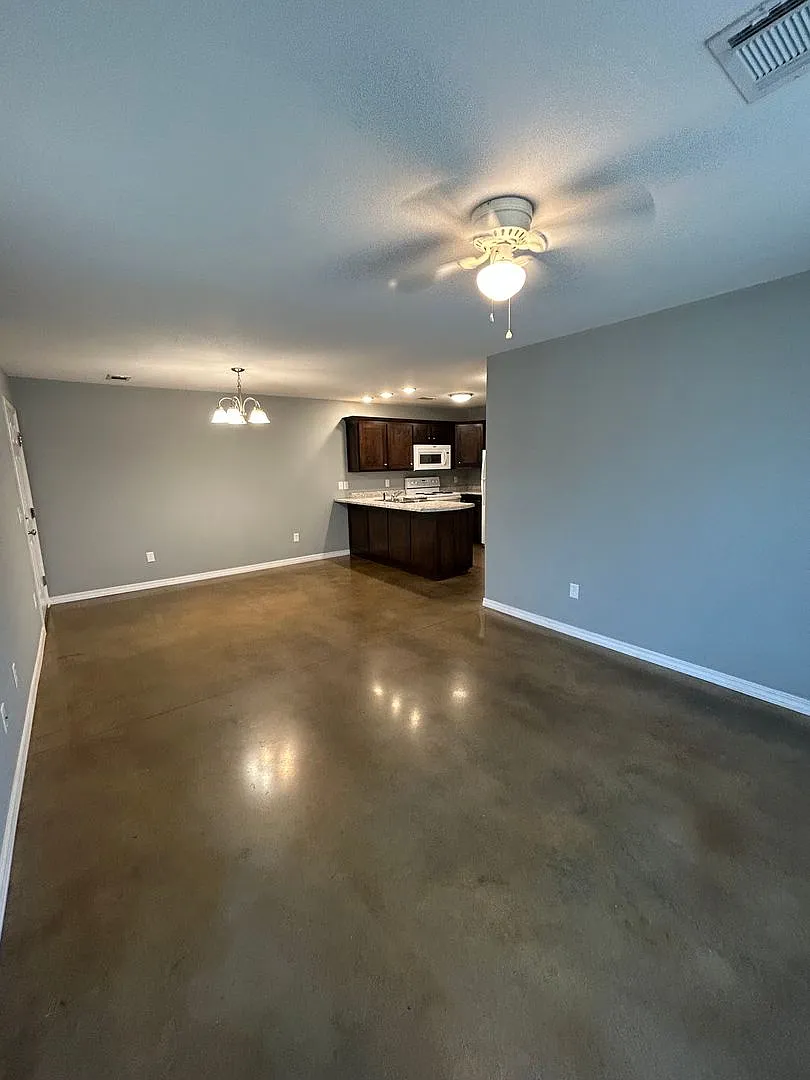 103 Sequoya Dr. A & B — Photo 2