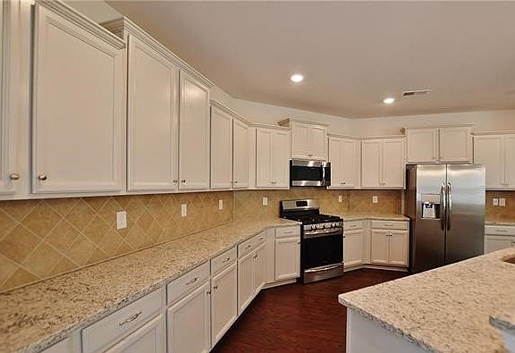 2nd image of 16315 Palisades Commons Dr