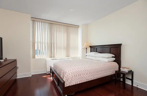 Sold by Nestseekers | media 4