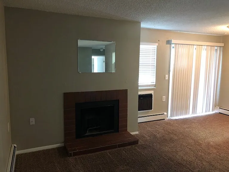 512 E Monroe Dr #C312 — Photo 14