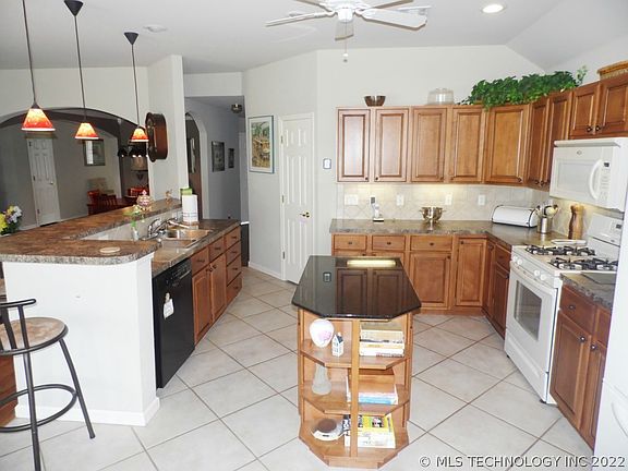 4th image of 2504 S 6th St