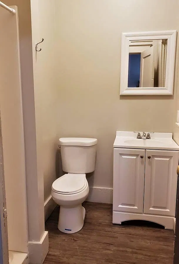 Studio, 800 sqft, $700 — Photo 3