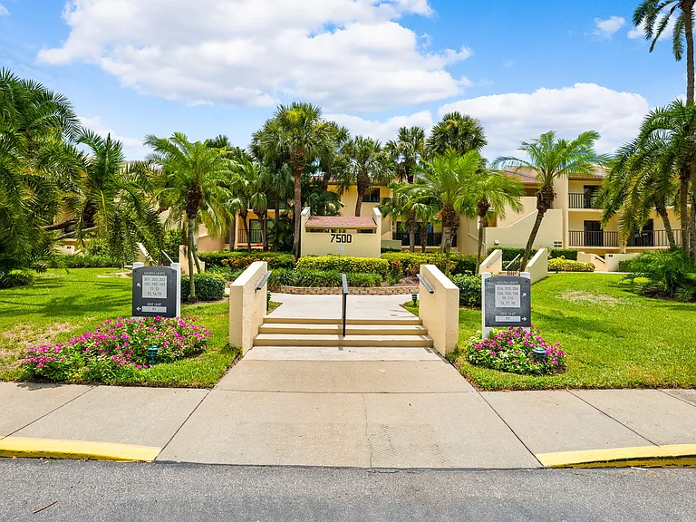7500 Sunshine Skyway Ln S #205 — Photo 2