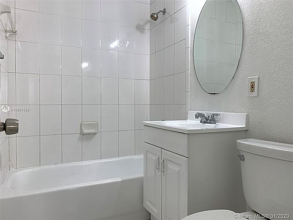 5th image of 621 NW 34th Ter #1