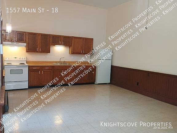 2nd image of 1557 Main St #18