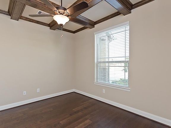 2nd image of 2815 Carriage Hollow Ln