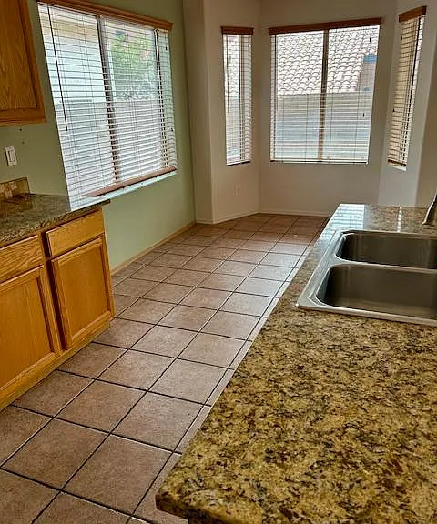 7752 E Elk Creek Rd — Photo 12