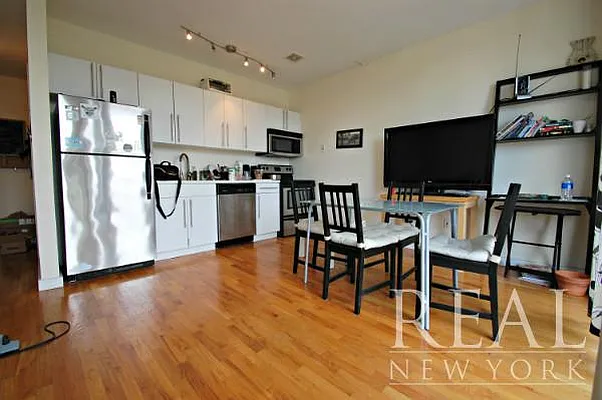 Rented by REAL New York | media 14