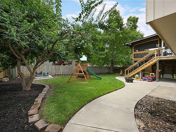 3rd image of 1603 Cove Dr