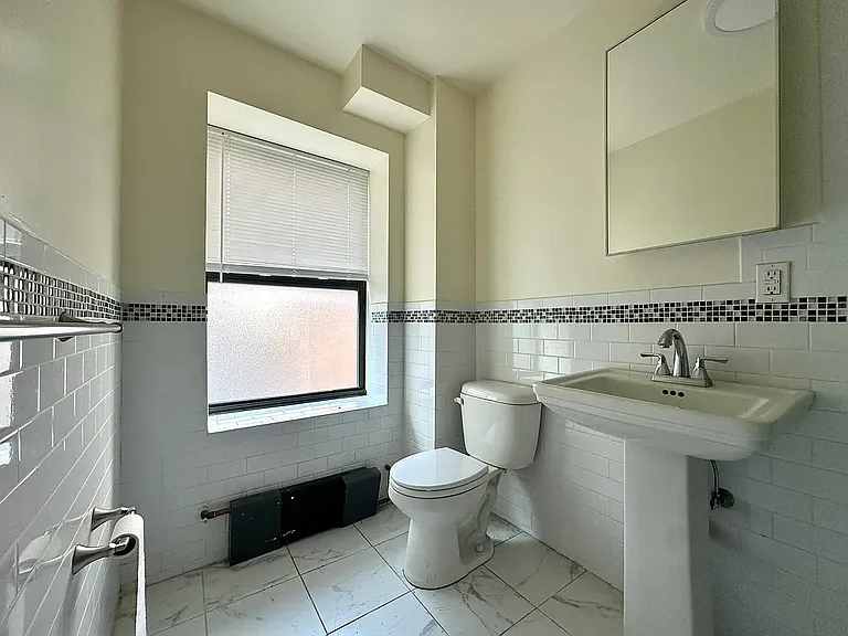 500 W 44th St #4F — Photo 11