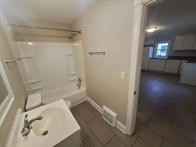240 E Dunham Ave — Photo 10