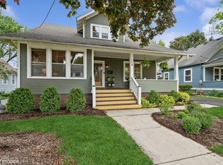 128 Coolidge Ave, Barrington, IL