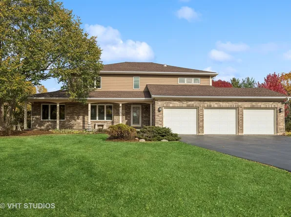 1250 Alexandra Blvd, Crystal Lake, IL 60014