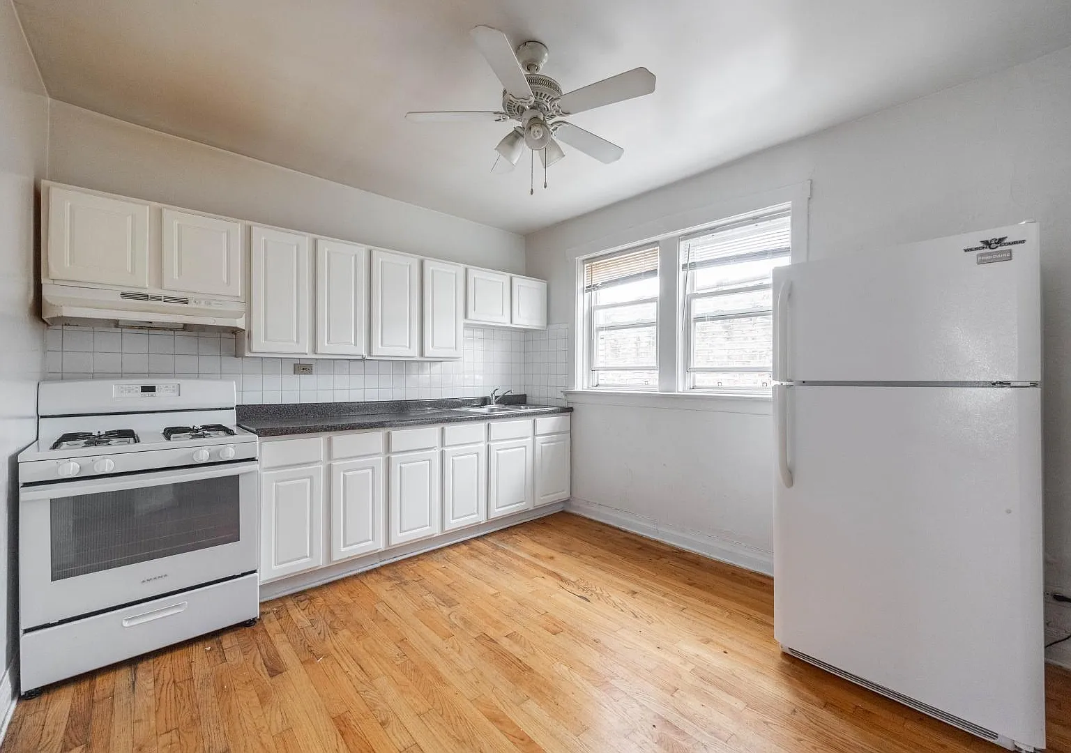 5030 N Springfield Ave — Photo 1