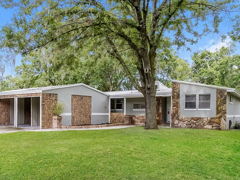2603 Martha Ln — Photo 3