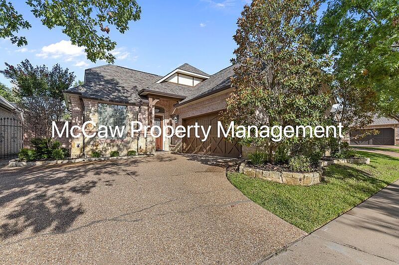 1st image of 218 Versailles Ln