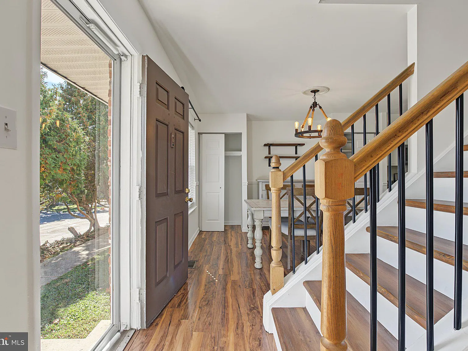 2 bed, 1.5 bath, 1320 sqft, $2,850 — Photo 3