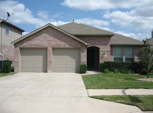 9128 Liberty Crossing Dr, Fort Worth, TX 76131
