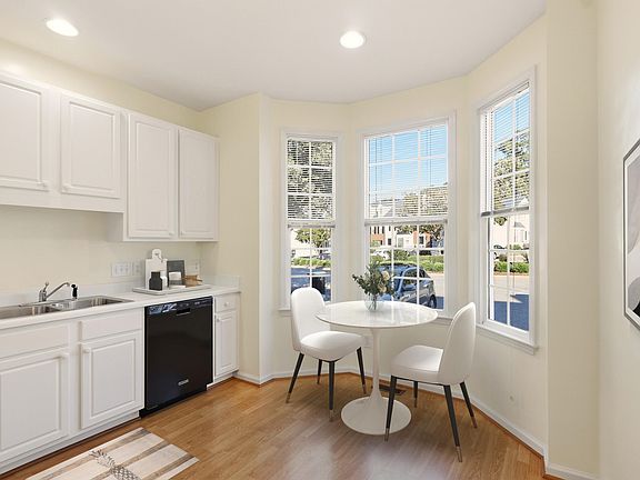 5th image of 303 Knightsborough Way