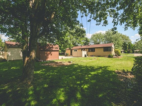 5th image of 2526 Tulip Dr S