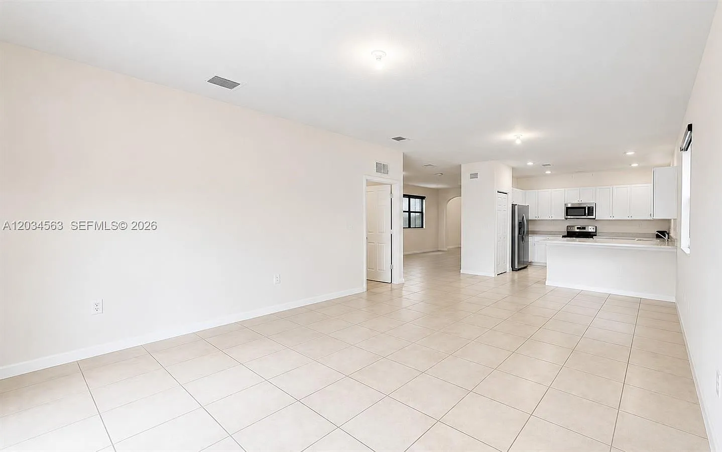 5 bed, 2894 sqft, $3,800 — Photo 4