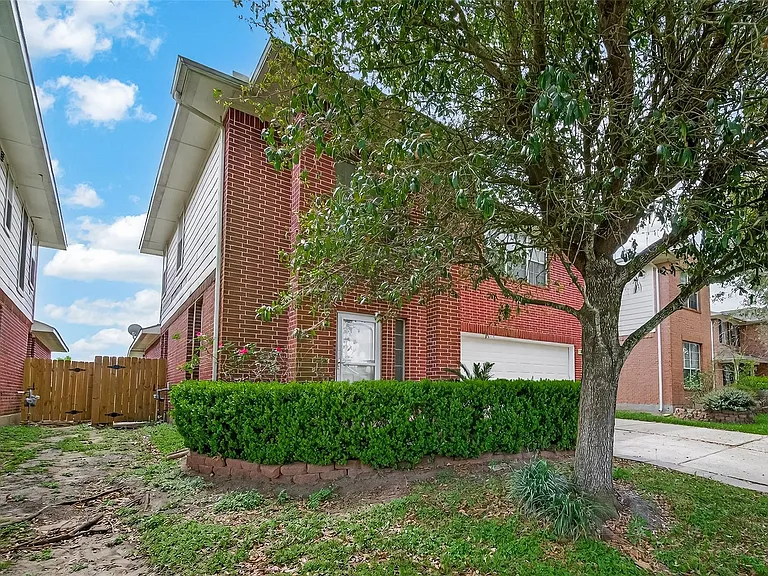 13915 Maleewan Ln — Photo 4