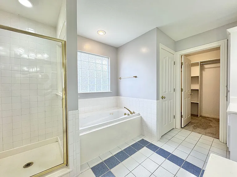 3834 E Chadwick Dr — Photo 17