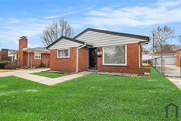 3 bed, 1100 sqft, $1,700 — Photo 2