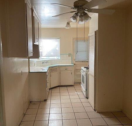 4th image of 13430 Burbank Blvd #13430