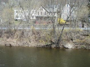 333 Riverside Dr, Honesdale, PA 18431