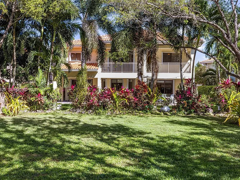 19086 SW 76th Ave — Photo 7