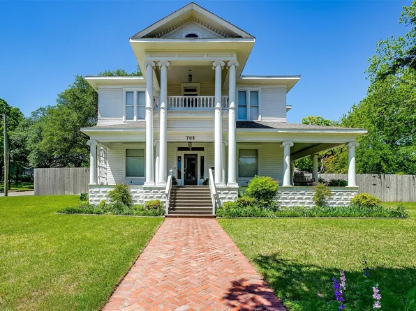 708 S Waco St, Weatherford, TX 76086