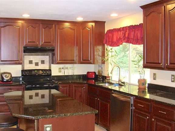 2nd image of 4797 SE Constitution Ct