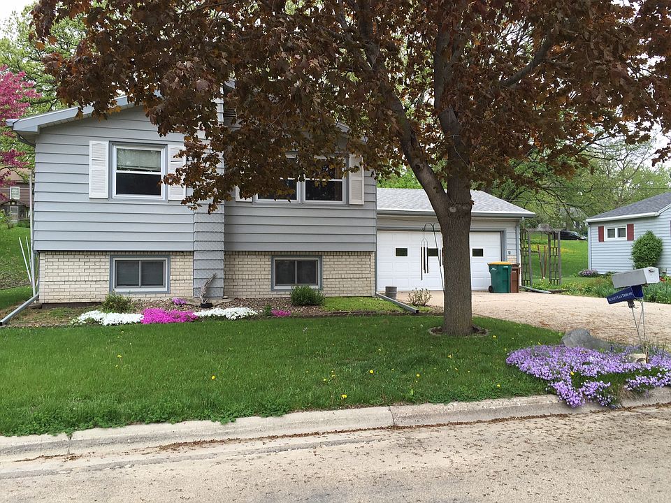 1st image of 210 McArthur Dr