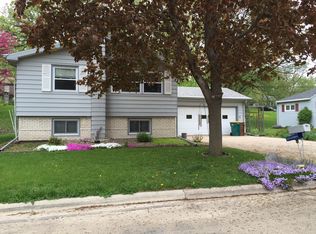 210 McArthur Dr, Albert Lea, MN 56007