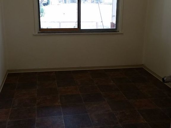 3rd image of 905 N Naches Ave