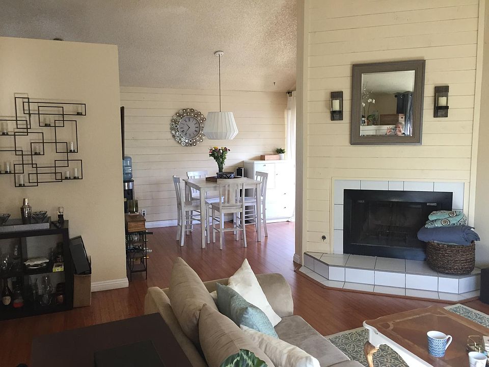 1st image of 213 La Jolla Dr