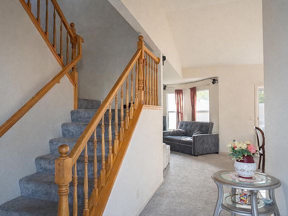 4th image of 913 Jayhawk Way