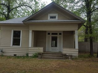 1845 Clarksville St, Paris, TX 75460