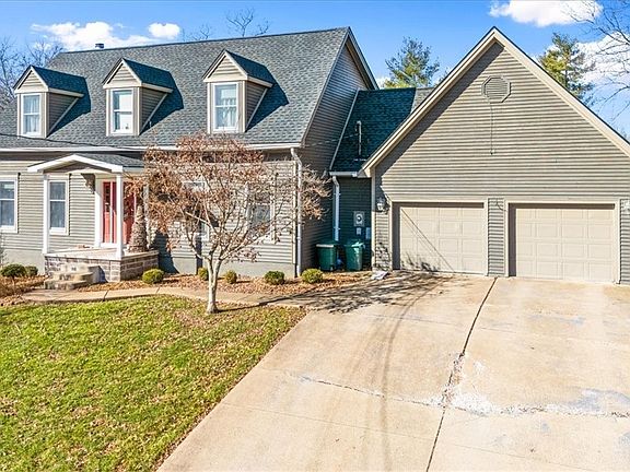 3rd image of 123 Canterbury Dr